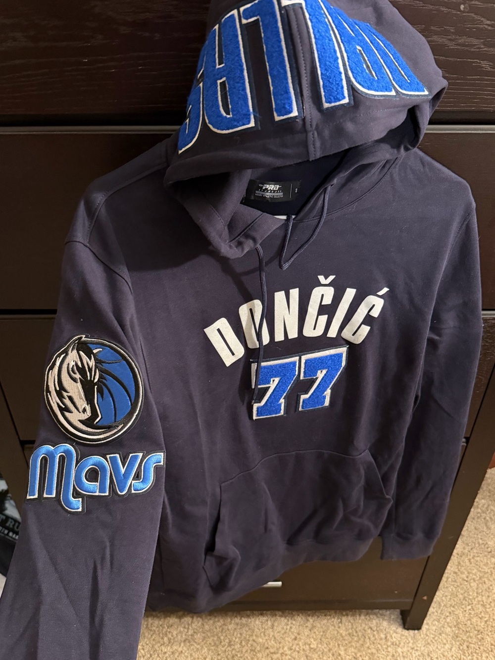 Luka Dončić #77 Dallas Mavericks Navy Hoodie